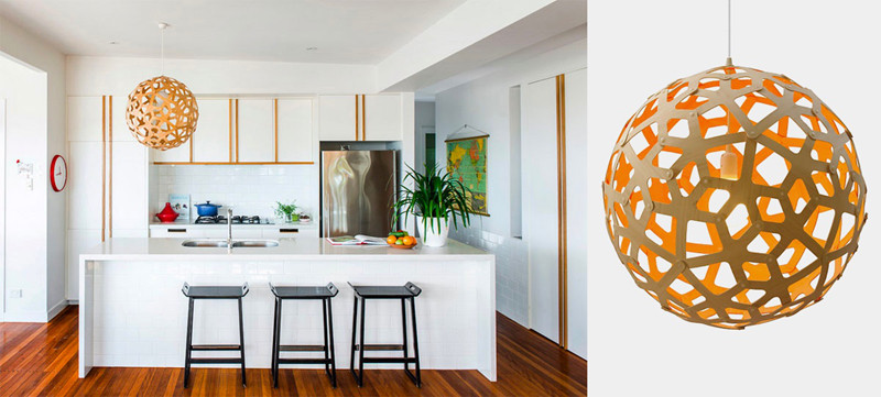  Nội thất màu trắng và nâng trần nhà bếp lên cao là bí quyết hay nếu bạn muốn căn bếp trông rộng hơn so với diện tích thực tế.