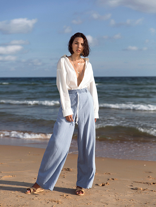  Các thiết kế được chăm chút tỉ mỉ từ phom dáng đến đường kim mũi để làm hài lòng những quý cô kỹ tính trong việc chọn lựa trang phục mặc đẹp hàng ngày.