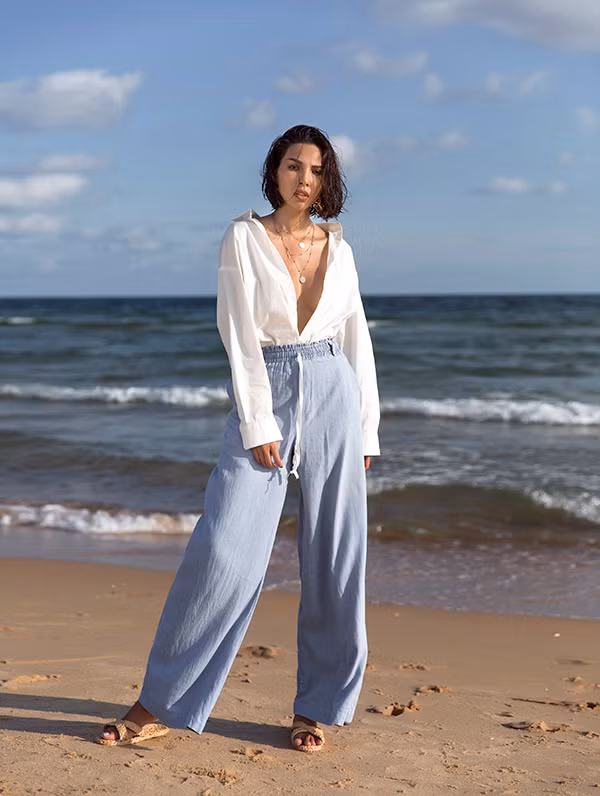  Các thiết kế được chăm chút tỉ mỉ từ phom dáng đến đường kim mũi để làm hài lòng những quý cô kỹ tính trong việc chọn lựa trang phục mặc đẹp hàng ngày.