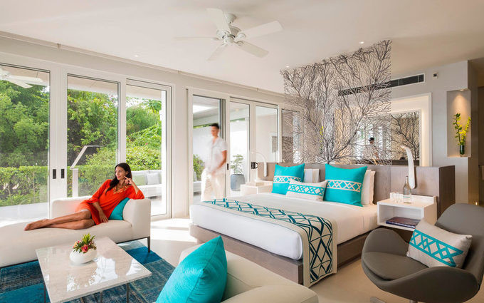 Ngoài ra, còn có 12 phòng trong vườn và một phòng suite cao cấp. Cả khu nghỉ dưỡng chỉ có sức chứa tối đa 48 người.