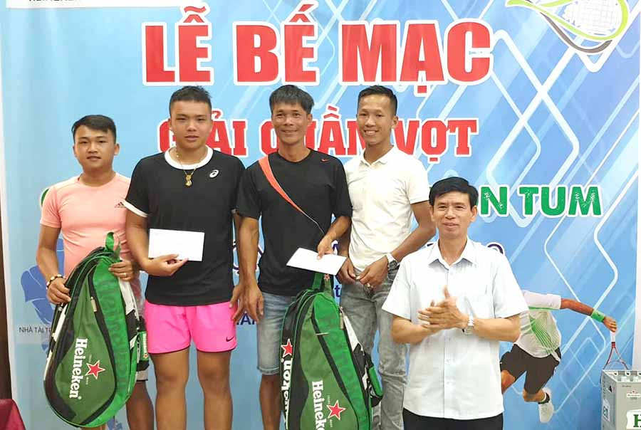  Các VĐV đoạt giải trong trận tranh siêu Cúp. Ảnh: M.V