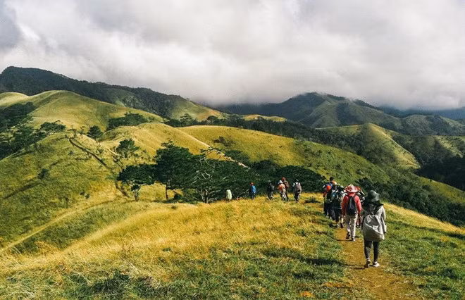Trekking, hiking hay trips là 3 loại hình du lịch dã ngoại rừng núi phổ biến ở Việt Nam hiện nay Trekking, hiking hay trips là 3 loại hình du lịch dã ngoại rừng núi phổ biến ở Việt Nam hiện nay