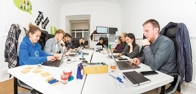  Văn Đinh Hồng Vũ và 