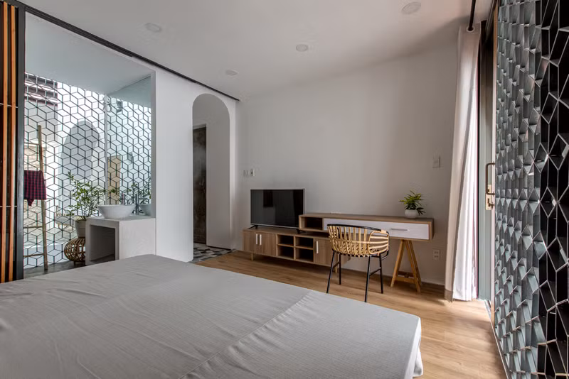 Bồn rửa đặt ngay trong phòng ngủ tạo sự thuận tiện.