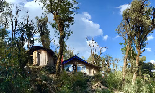  Lán nghỉ trên núi.