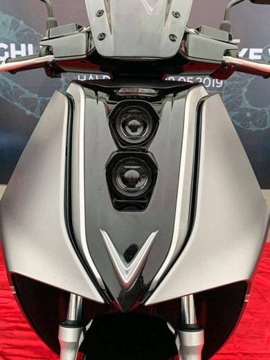 VinFast V9 trang bị cụm đèn projector. VinFast V9 trang bị cụm đèn projector.