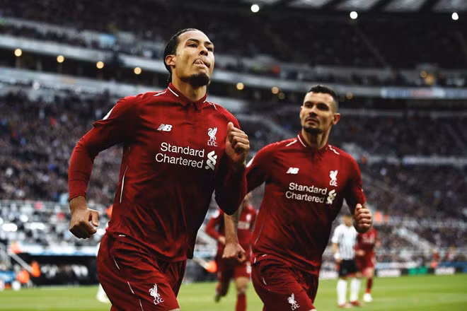 Virgil Van Dijk là người mở tỷ số cho Liverpool. Ảnh: Getty.