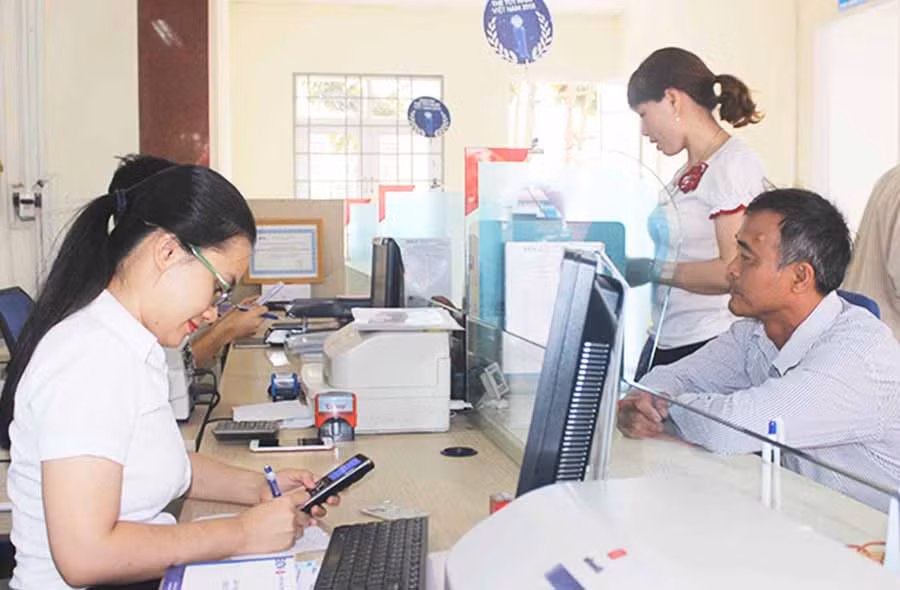  Ngân hàng hỗ trợ vốn kịp thời sẽ giúp doanh nghiệp vừa và nhỏ phát triển bền vững. Ảnh: S.C