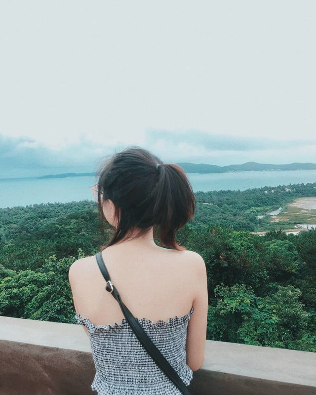 Đến đây bạn sẽ được thu trọn tầm mắt khung cảnh hùng vĩ của Cô Tô. Ảnh: @p.maiiii Đến đây bạn sẽ được thu trọn tầm mắt khung cảnh hùng vĩ của Cô Tô. Ảnh: @p.maiiii