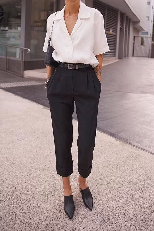 Sơ mi cổ vest, sơ mi cổ pijama cũng là kiểu trang phục dễ dàng tạo nên sựa hòa hợp với các mẫu quần thụng, quần xếp ly phong cách vintage