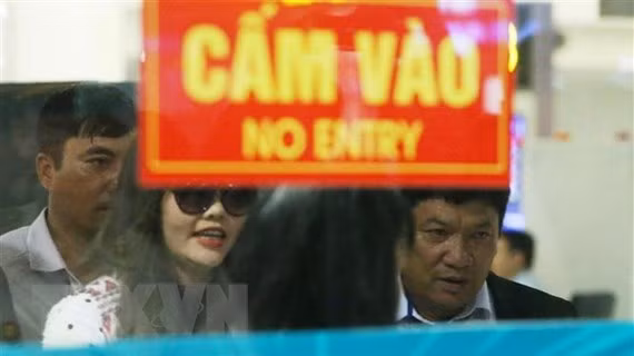 Đoàn Thị Hương tại sân bay Quốc tế Nội Bài, Hà Nội. (Ảnh: Lâm Khánh/TTXVN)