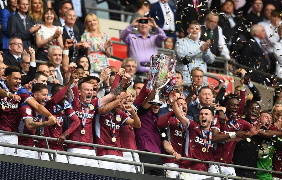 Aston Villa giành vé lên Premier League. Aston Villa giành vé lên Premier League.