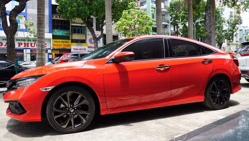  Chiếc Honda Civic RS 2019 đầu tiên về đại lý ở Sài Gòn.
