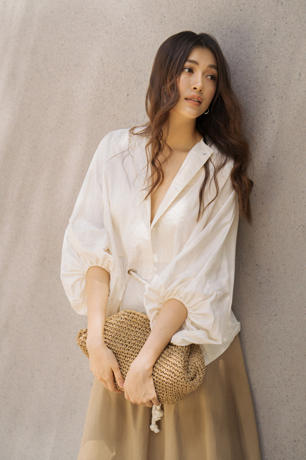 Sau khi giới thiệu các mẫu thiết kế mới nhất được chụp tại hang Rái (Ninh Thuận), các sản phẩm của Lâm Gia Khang giành được nhiều tình cảm của sao Việt. Sau khi giới thiệu các mẫu thiết kế mới nhất được chụp tại hang Rái (Ninh Thuận), các sản phẩm của Lâm Gia Khang giành được nhiều tình cảm của sao Việt.