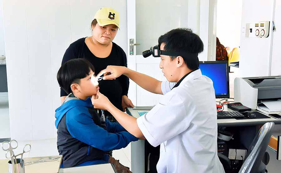  Việc tháo gỡ kịp thời khó khăn về kinh phí sẽ giúp các cơ sở y tế nâng cao chất lượng khám-chữa bệnh. Ảnh: ĐỨC THỤY