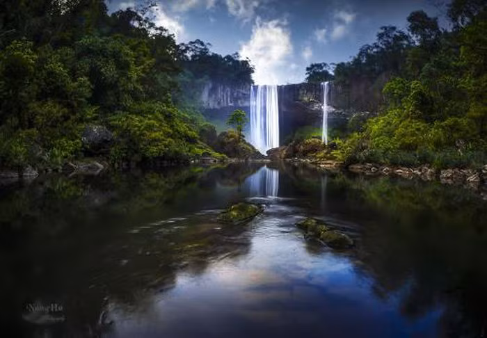 Khu vực thác Én đẹp như tranh vẽ. Ảnh: Võ Việt-Nắng Hạ