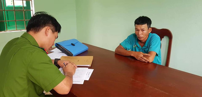 Lê Sỹ Dũng tại cơ quan công an