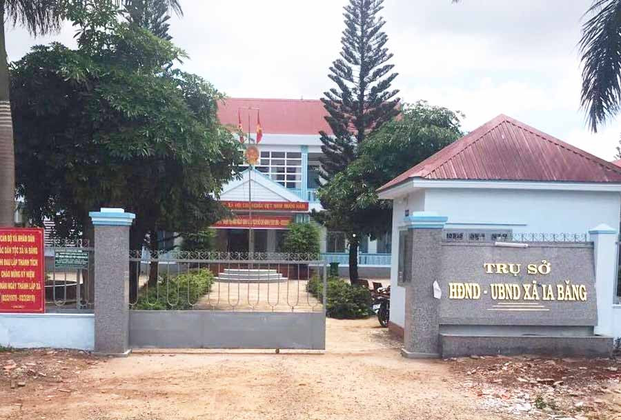 Chủ tịch UBND xã Ia Băng bị kỷ luật vì sử dụng bằng cấp không đúng quy định. Ảnh: N.T  Chủ tịch UBND xã Ia Băng bị kỷ luật vì sử dụng bằng cấp không đúng quy định. Ảnh: N.T