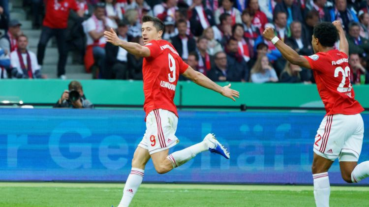 Lewandowski ghi bàn mở tỷ số cho Bayern. Ảnh: Eurosport