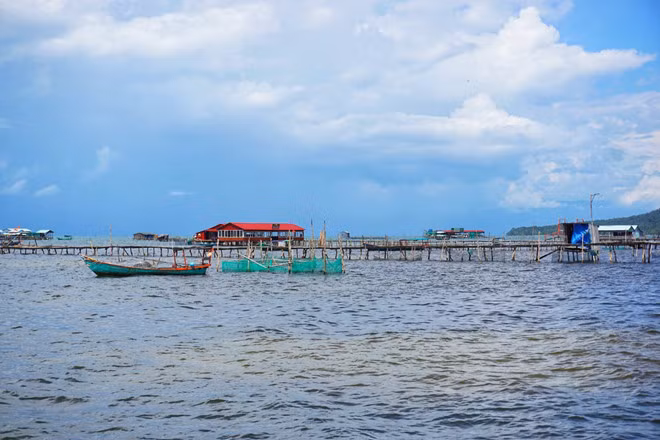 Làng yên bình trên biển