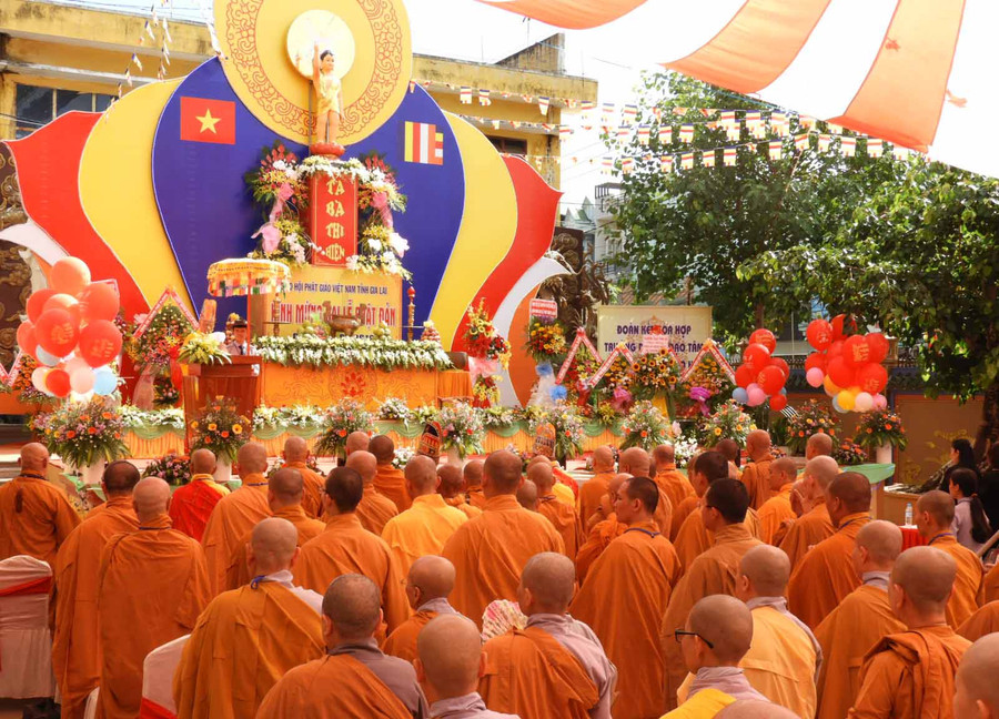 Quang cảnh Đại Lễ Phật đản năm 2018 tại Gia Lai. Ảnh: Thanh Nhật 