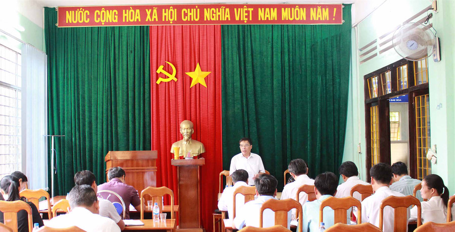 Toàn cảnh buổi làm việc với huyện Đak Đoa. Ảnh: Hồng Thi Toàn cảnh buổi làm việc với huyện Đak Đoa. Ảnh: Hồng Thi