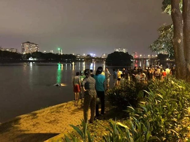 Nhiều người dân đã tập trung khi sự cố xảy ra (Ảnh: Cộng đồng dân cư HH)