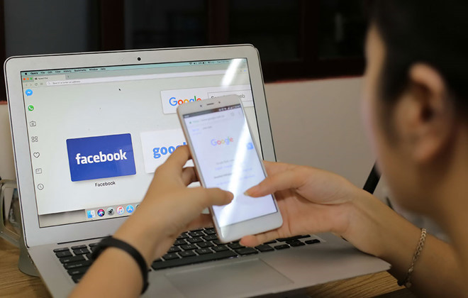  Hãy cẩn thận vì công việc có thể bị ảnh hưởng do chơi Facebook