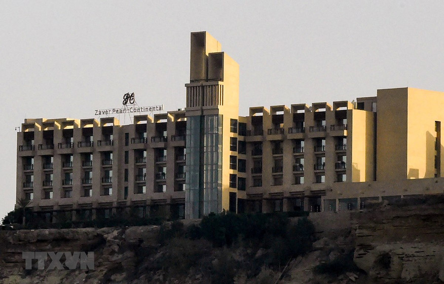 Quang cảnh bên ngoài khách sạn 5 sao Pearl Continental ở thành phố cảng Gwadar, tỉnh Balochistan ngày 11/5/2019. (Ảnh: AFP/ TTXVN) Quang cảnh bên ngoài khách sạn 5 sao Pearl Continental ở thành phố cảng Gwadar, tỉnh Balochistan ngày 11/5/2019. (Ảnh: AFP/ TTXVN)