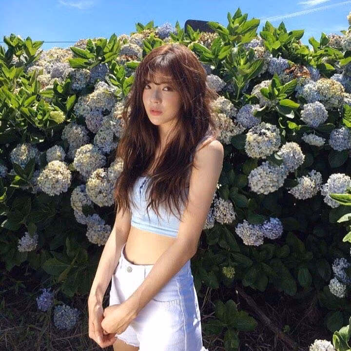 Lee Sun Bin thậm chí còn nhiều lần chỉ “mỉm cười cho qua” khi nghe ai đó nhắc đến bạn trai. Ảnh: Instagram.