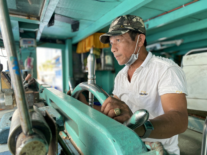 Vị thuyền trưởng dày dặn kinh nghiệm này đã làm chủ con tàu ra Hoàng Sa từ năm 21 tuổi Vị thuyền trưởng dày dặn kinh nghiệm này đã làm chủ con tàu ra Hoàng Sa từ năm 21 tuổi