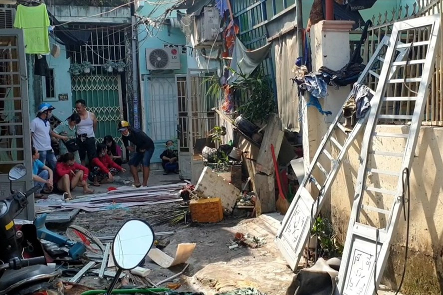 Hiện trường vụ nổ ở Bình Dương khiến 1 người dân bị bỏng nặng. Ảnh: Dương Bình