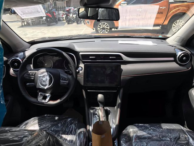 Nội thất bị cắt một số tính năng nhưng vẫn đầy đủ các trang bị thiết yếu Nội thất bị cắt một số tính năng nhưng vẫn đầy đủ các trang bị thiết yếu