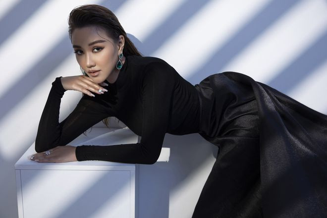 Ở tuổi 33, Maya vẫn được xem như mỹ nhân hàng “top” của showbiz Việt. Cô sở hữu vẻ đẹp cá tính vừa sắc sảo, vừa có chút hoang dại ẢNH: NVCC