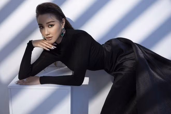 Ở tuổi 33, Maya vẫn được xem như mỹ nhân hàng “top” của showbiz Việt. Cô sở hữu vẻ đẹp cá tính vừa sắc sảo, vừa có chút hoang dại ẢNH: NVCC