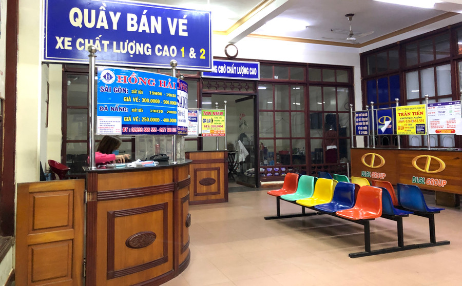 Khu vực quầy bán vé tại Bến xe Đức Long Gia Lai. Ảnh: Lê Hòa Khu vực quầy bán vé tại Bến xe Đức Long Gia Lai. Ảnh: Lê Hòa