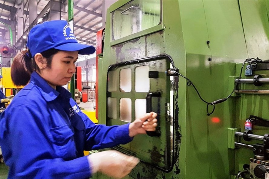 Năm 2021, cần tiếp tục cải cách thủ tục hành chính, tạo điều kiện để kinh tế tư nhân phát triển. Ảnh: Vũ Long Năm 2021, cần tiếp tục cải cách thủ tục hành chính, tạo điều kiện để kinh tế tư nhân phát triển. Ảnh: Vũ Long