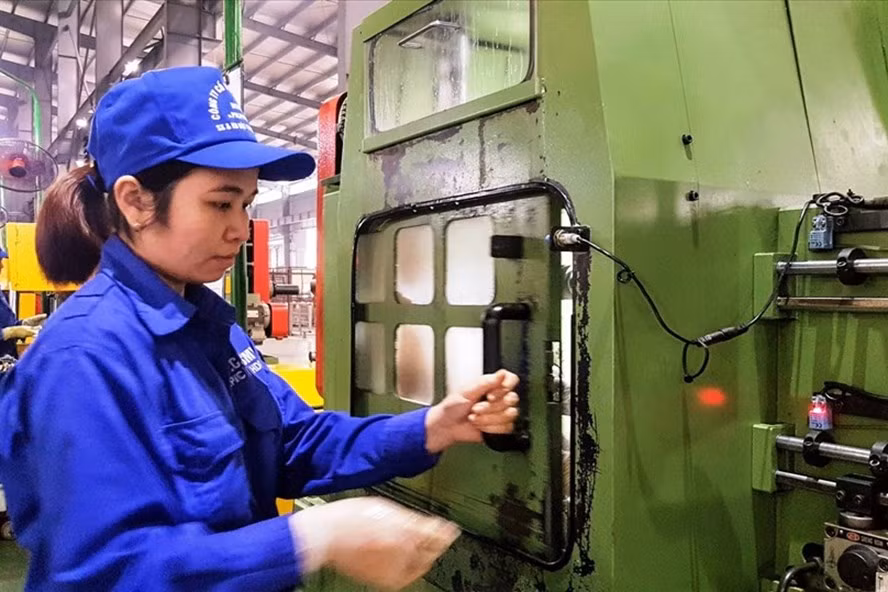 Năm 2021, cần tiếp tục cải cách thủ tục hành chính, tạo điều kiện để kinh tế tư nhân phát triển. Ảnh: Vũ Long