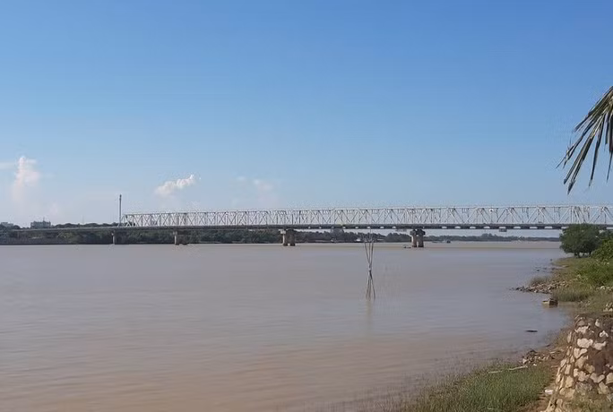 Cầu Bến Thủy 1, nơi nghi vấn nam thanh niên nhảy xuống sông tự tử