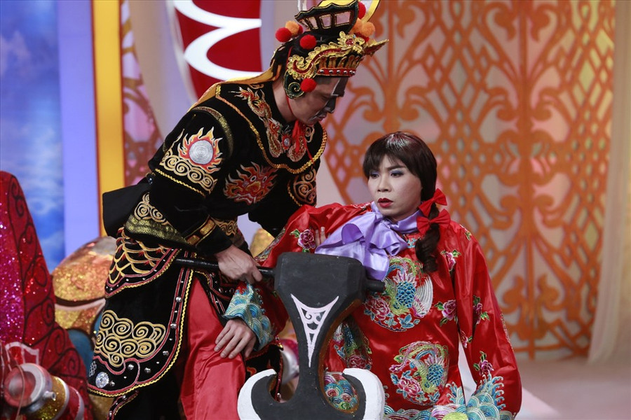 Năm 2016, Bắc Đẩu diện bộ trang phục đỏ nổi bật và mái tóc buộc một bên. Có thể thấy những tạo hình của NSND Công Lý với nhân vật "cô Đẩu" luôn độc đáo và ấn tượng. Ảnh: VFC. Có thể thấy “cô Đẩu” qua các năm ngày càng “trưởng thành” hơn về nhan sắc. Ảnh: VFC