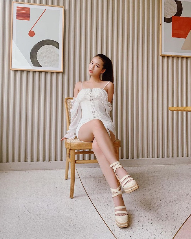 Từng chia sẻ rằng mình thần tượng nhóm nhạc Blackpink, đặc biệt là Jennie, do vậy phong cách thời trang của Amee đôi lúc giống với thành viên nhóm nữ nhà YG. Ảnh: NV.