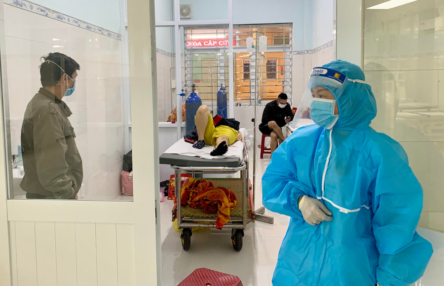 Từ ngày 11 đến 17-2, các cơ sở y tế trên địa bàn tỉnh Gia Lai đã tiếp nhận khám, cấp cứu cho 4.714 bệnh nhân. Ảnh: Như Nguyện Từ 11-2 đến 17-2 (30 tháng chạp đến mùng 6 Tết), các cơ sở y tế trên địa bàn tỉnh đã tiếp nhận khám, cấp cứu cho 4.714 bệnh nhân, tăng 859 trường hợp so cùng kỳ. Ảnh: Như Nguyện