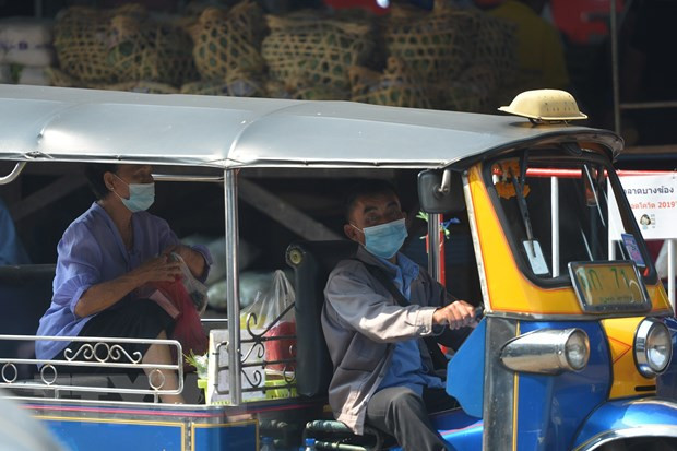 Người dân tại thủ đô Bangkok của Thái Lan. (Ảnh: THX/TTXVN)