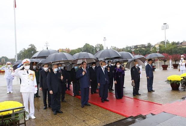 Các lãnh đạo Đảng, Nhà nước viếng Chủ tịch Hồ Chí Minh. (Ảnh: Doãn Tấn/TTXVN) Các lãnh đạo Đảng, Nhà nước viếng Chủ tịch Hồ Chí Minh. (Ảnh: Doãn Tấn/TTXVN)