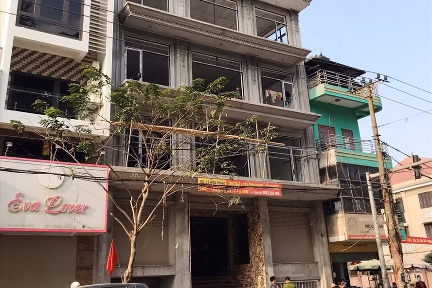 Hiện trường nơi xảy ra vụ tai nạn lao động khiến một công nhân tử vong. Ảnh: NT