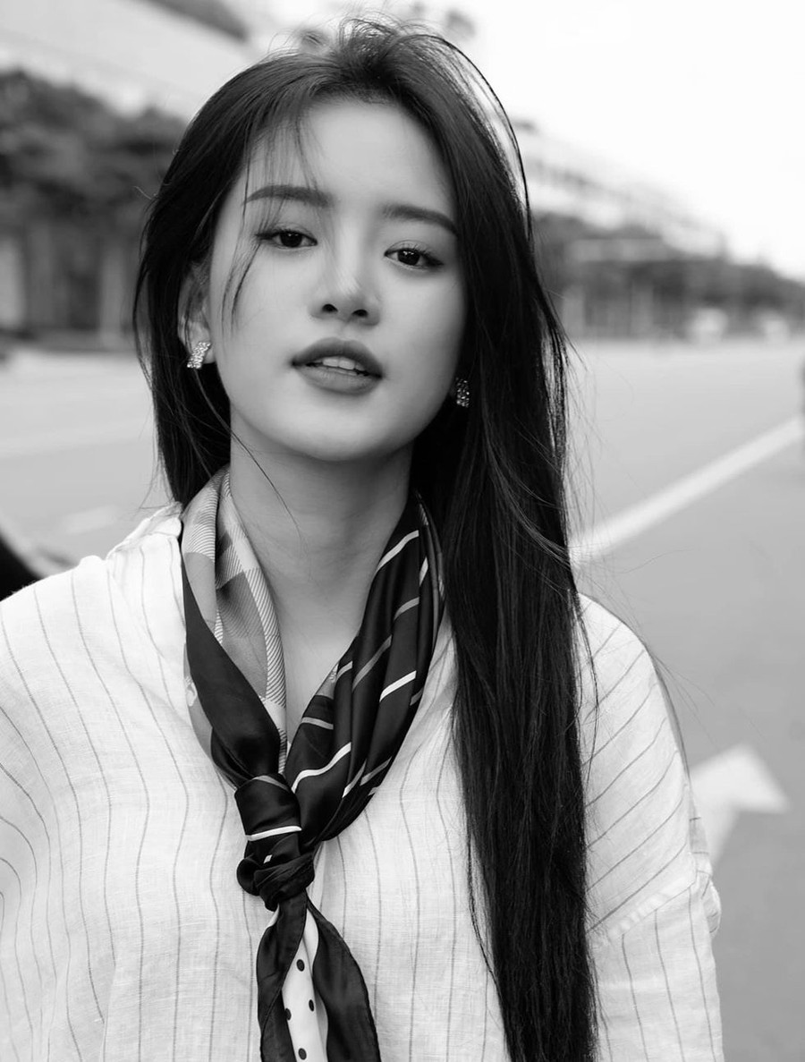 Dù khá nổi tiếng và sở hữu hơn 85.000 lượt theo dõi trên Facebook cá nhân, bạn diễn của Ngô Kiến Huy vẫn không ngừng nỗ lực bằng khả năng của mình. Trong lần trả lời báo chí, Trâm Ngô cũng thẳng thắn cho biết cô sẵn sàng từ chối những lời mời 