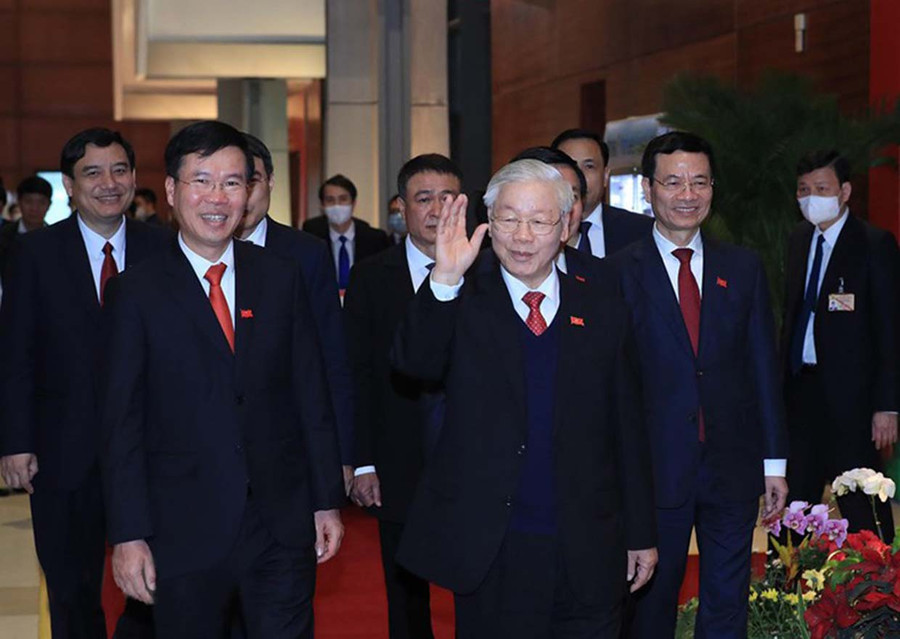 Tổng Bí thư, Chủ tịch nước Nguyễn Phú Trọng và Ủy viên Bộ Chính trị, Trưởng ban Tuyên giáo Trung ương Võ Văn Thưởng đến dự họp báo sau Đại hội XIII của Đảng. Ảnh: TTXVN Tổng Bí thư, Chủ tịch nước Nguyễn Phú Trọng và Ủy viên Bộ Chính trị, Trưởng ban Tuyên giáo Trung ương Võ Văn Thưởng đến dự họp báo sau Đại hội XIII của Đảng. Ảnh: TTXVN