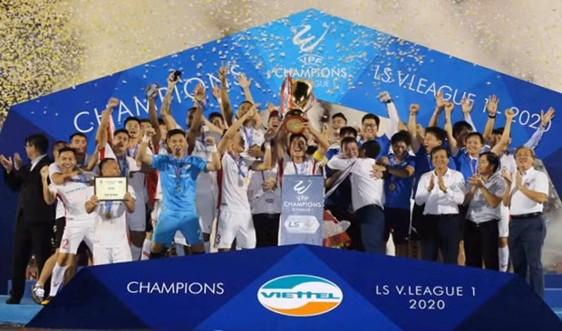 Trung vệ Bùi Tiến Dũng khẳng định tham vọng vô địch V-League 2021 dù đang khởi đầu mùa giải mới chưa thuận lợi. (Ảnh: Hiển Nguyễn/Vietnam+)