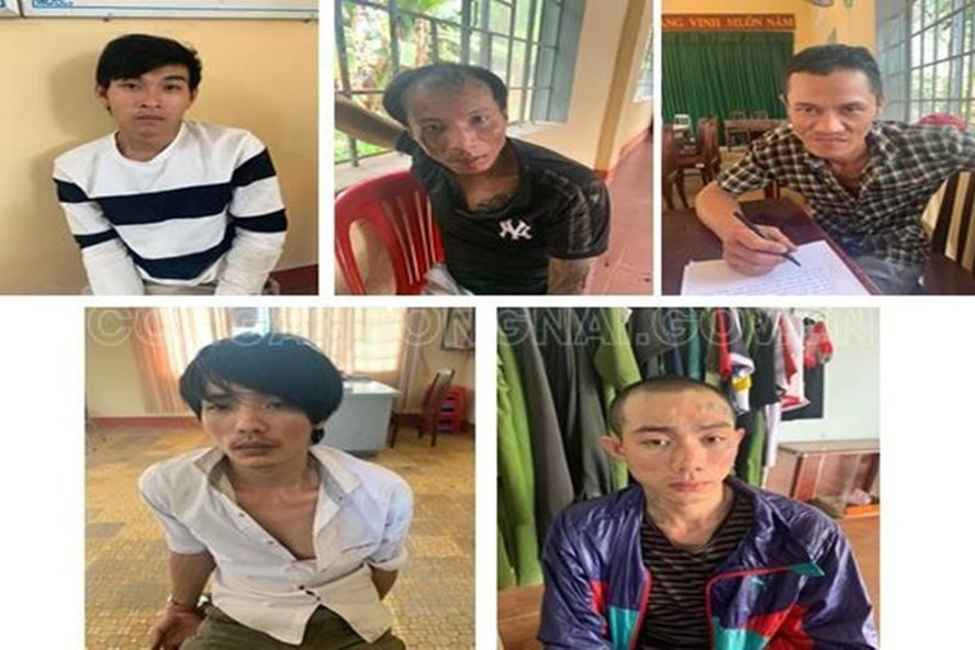5 đối tượng bắt giữ người trái pháp luật tại Cơ quan Công an. Ảnh: Công an Đồng Nai 5 đối tượng bắt giữ người trái pháp luật tại Cơ quan Công an. Ảnh: Công an Đồng Nai
