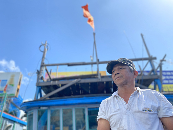 Ông Chiến đã có hơn 40 năm gắn bó với ngư trường Hoàng Sa Ông Chiến đã có hơn 40 năm gắn bó với ngư trường Hoàng Sa